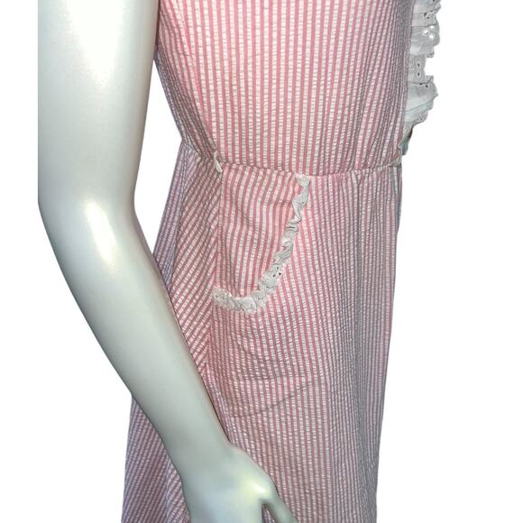 Vintage 90s Junior Wiz Pink & White Seersucker Sundress with Eyelet Trim Size 5 - Picture 8 of 13